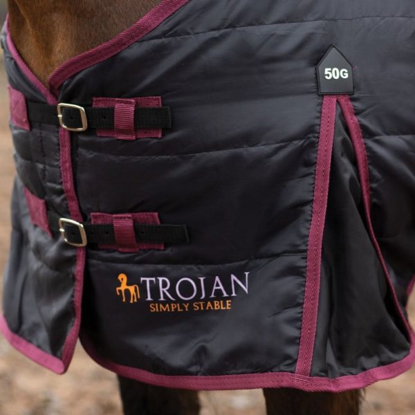 Gallop Trojan 50g Stable rug Black/Burgundy Size 7’0 – The Equine Shed