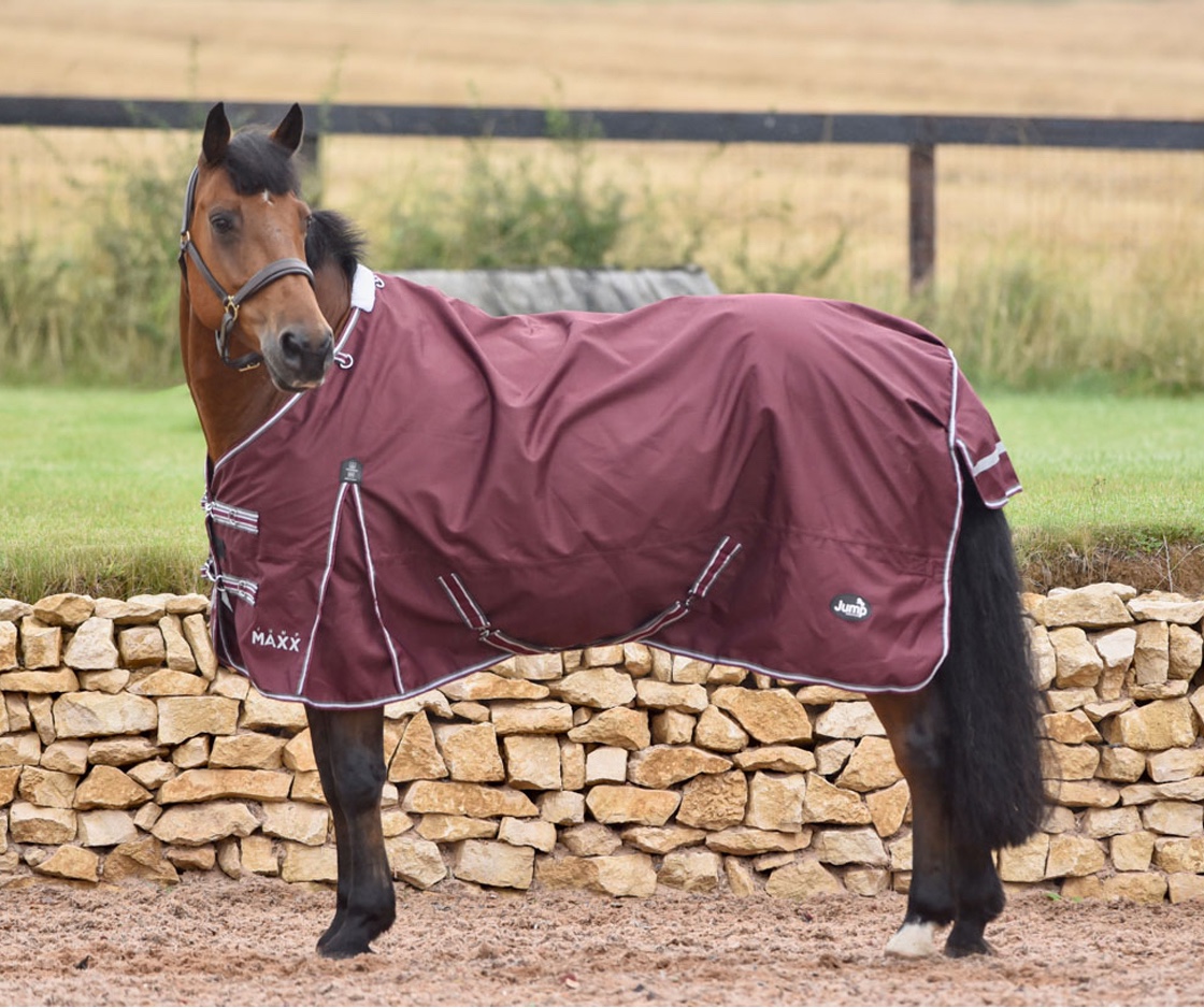 Jump Maxx 1200 Denier 0g Lightweight Turnout Rug Size 5’6