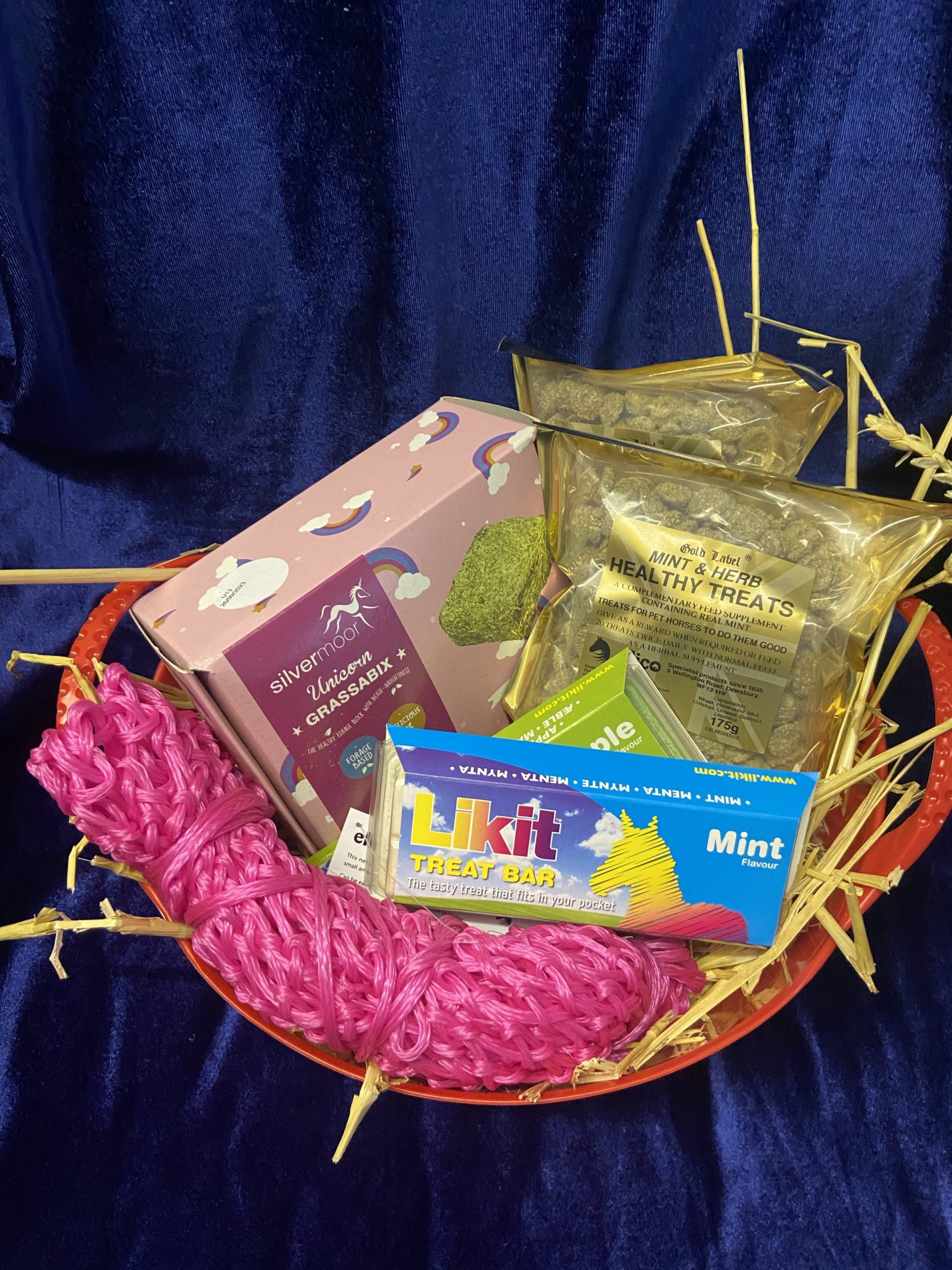 Gift Hamper – Bucket - Image 3