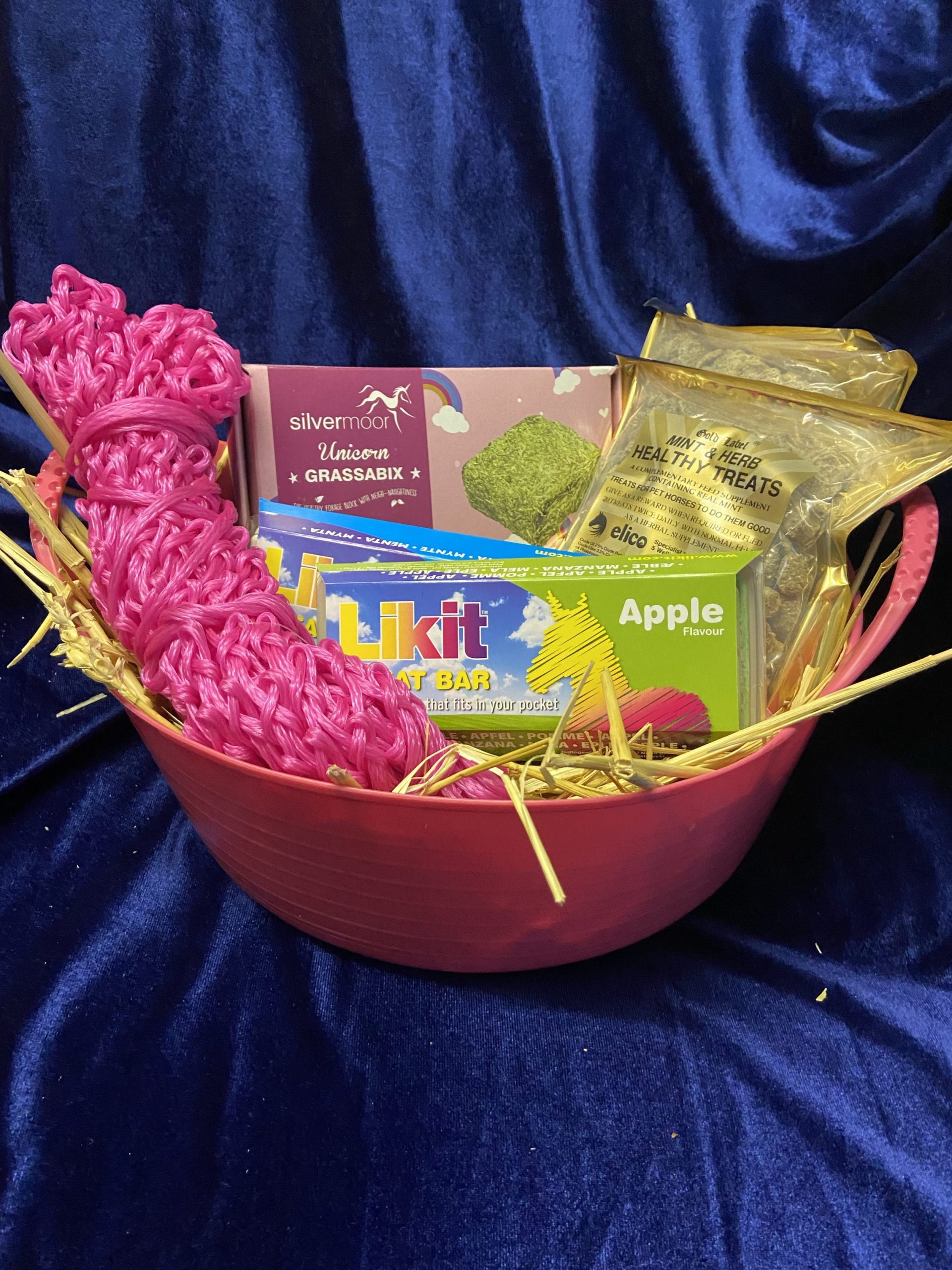 Gift Hamper – Bucket - Image 4