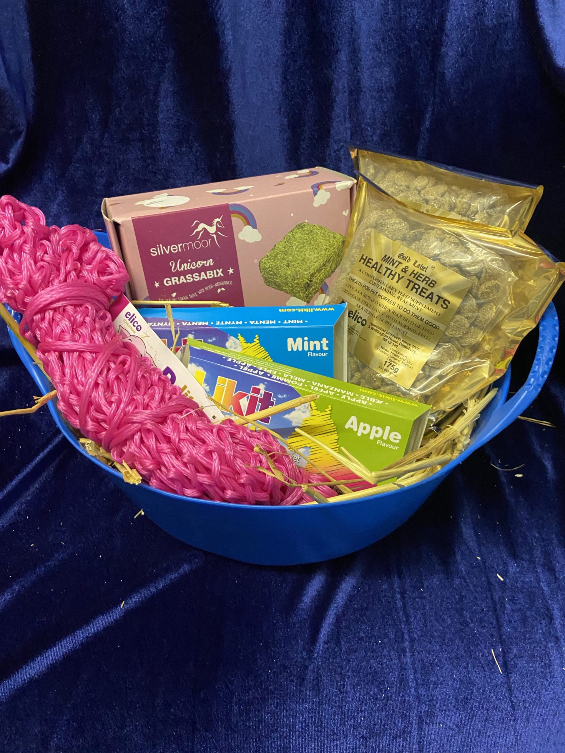 Gift Hamper – Bucket - Image 9