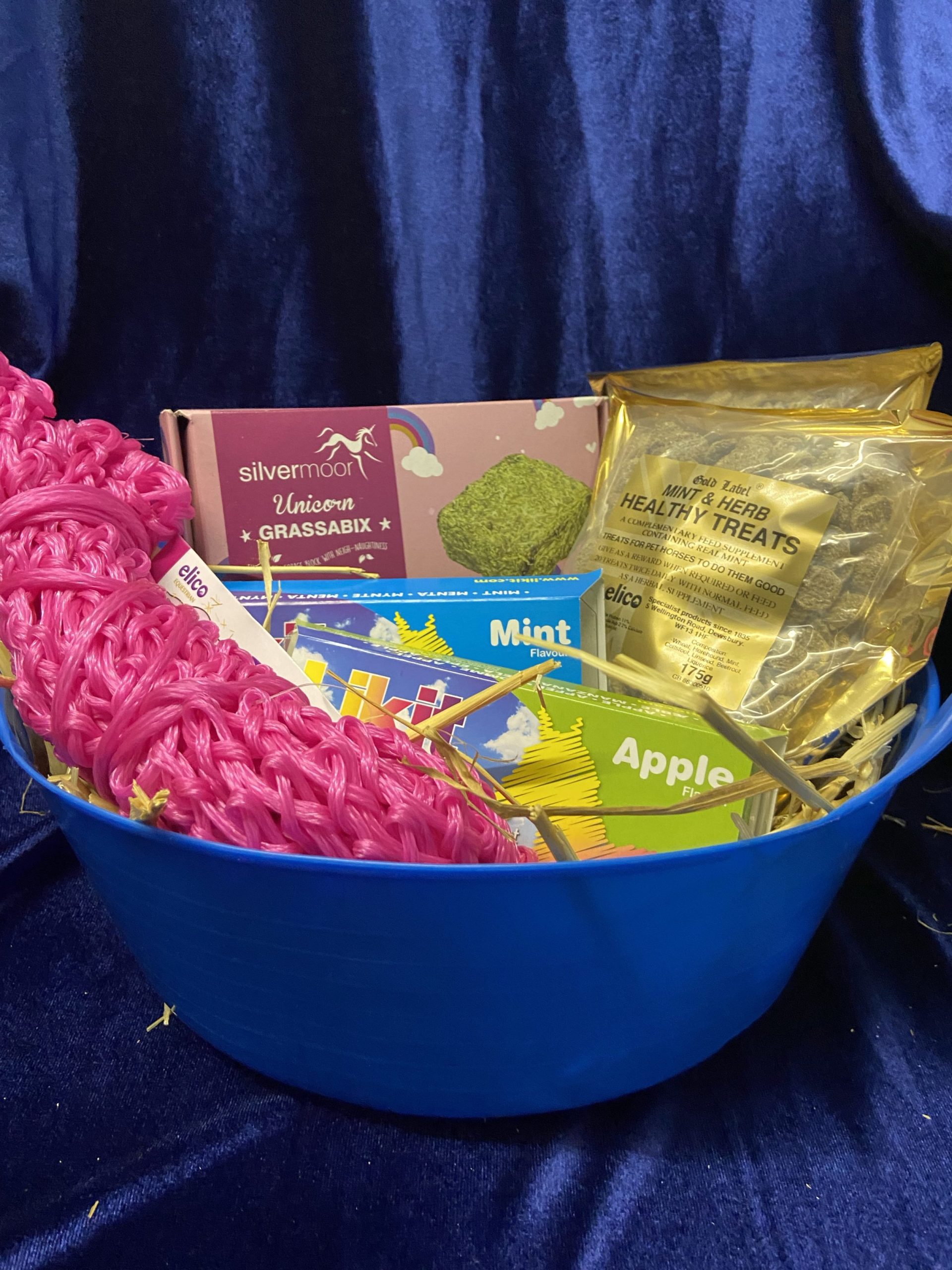 Gift Hamper – Bucket - Image 8